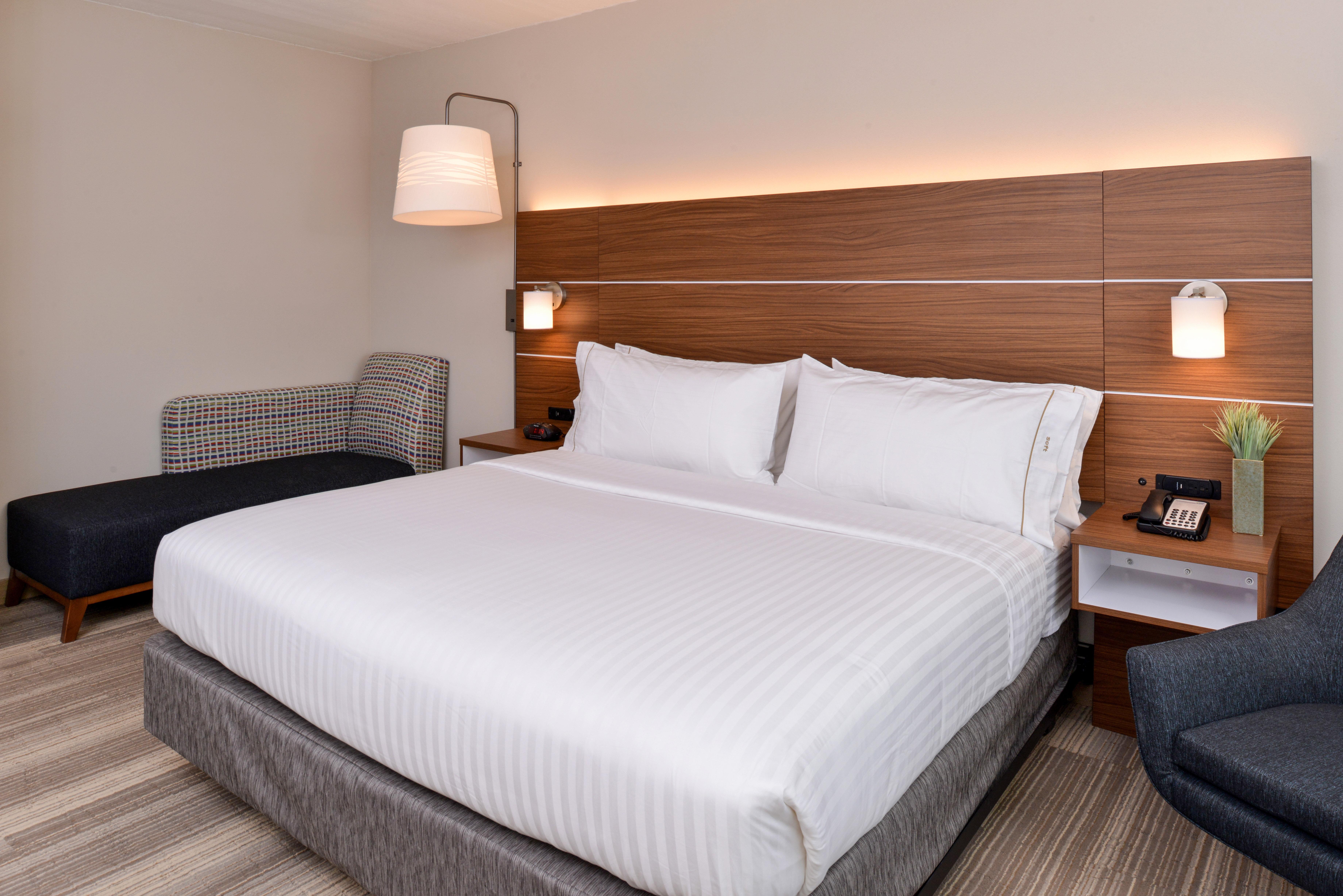 Holiday Inn Express & Suites - St. Petersburg - Madeira Beach By Ihg Exterior foto