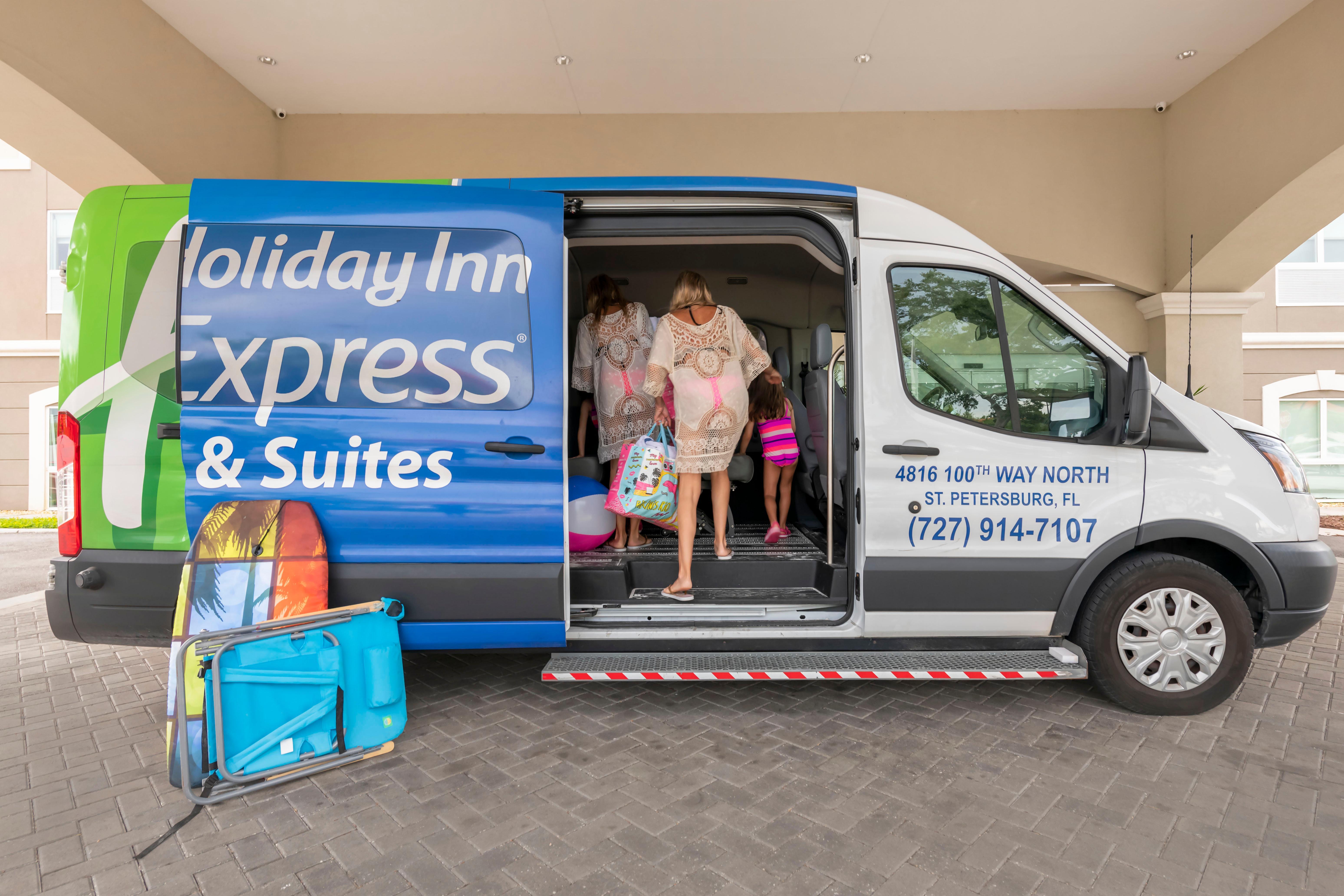 Holiday Inn Express & Suites - St. Petersburg - Madeira Beach By Ihg Exterior foto