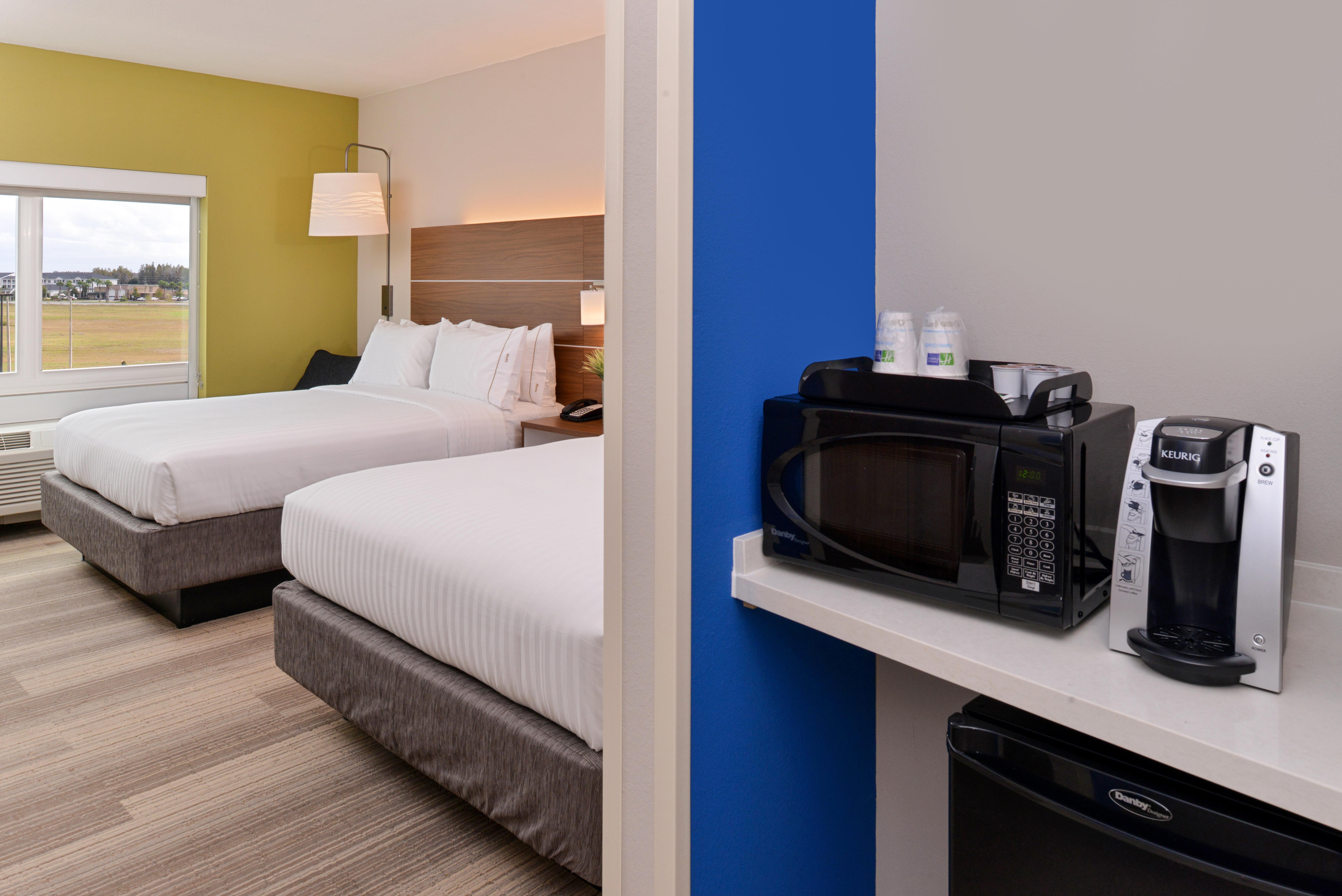 Holiday Inn Express & Suites - St. Petersburg - Madeira Beach By Ihg Exterior foto