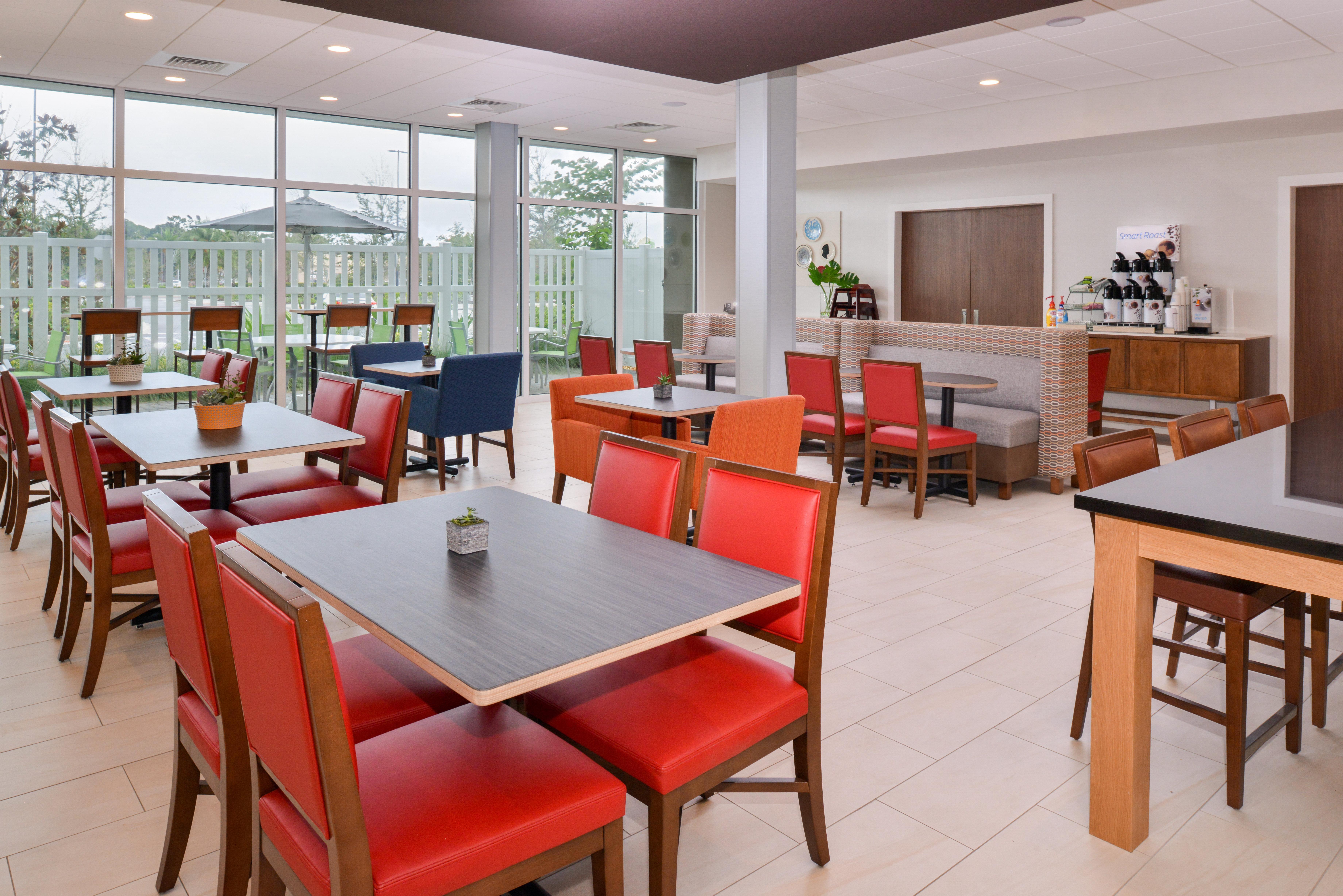 Holiday Inn Express & Suites - St. Petersburg - Madeira Beach By Ihg Exterior foto