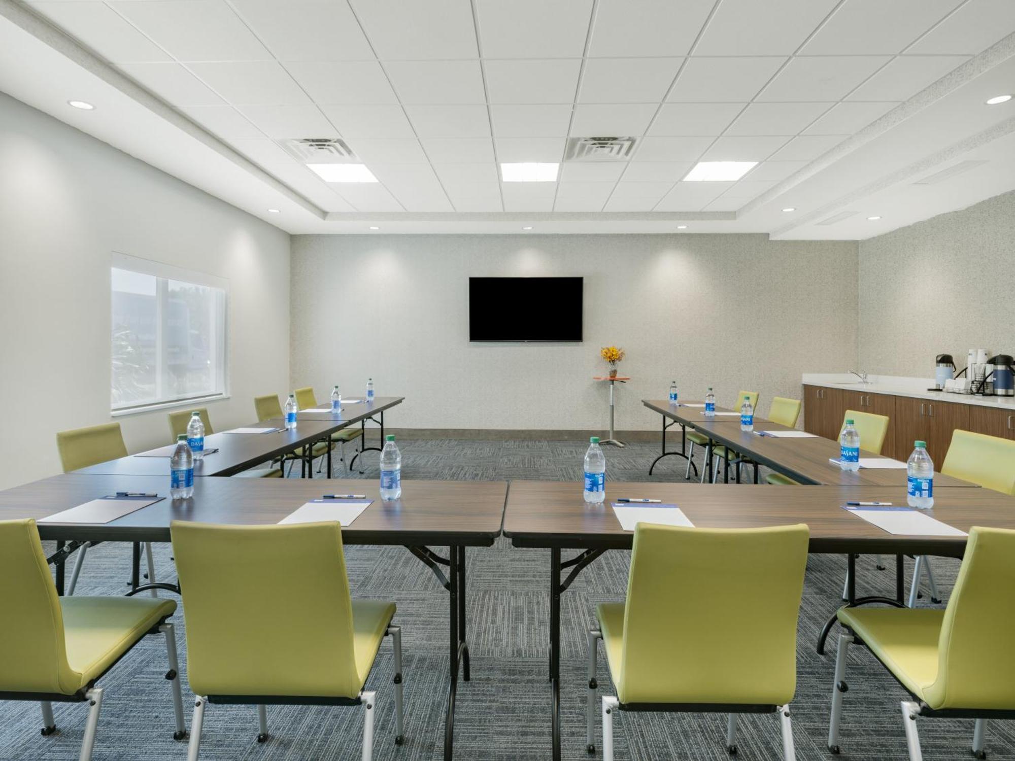 Holiday Inn Express & Suites - St. Petersburg - Madeira Beach By Ihg Exterior foto