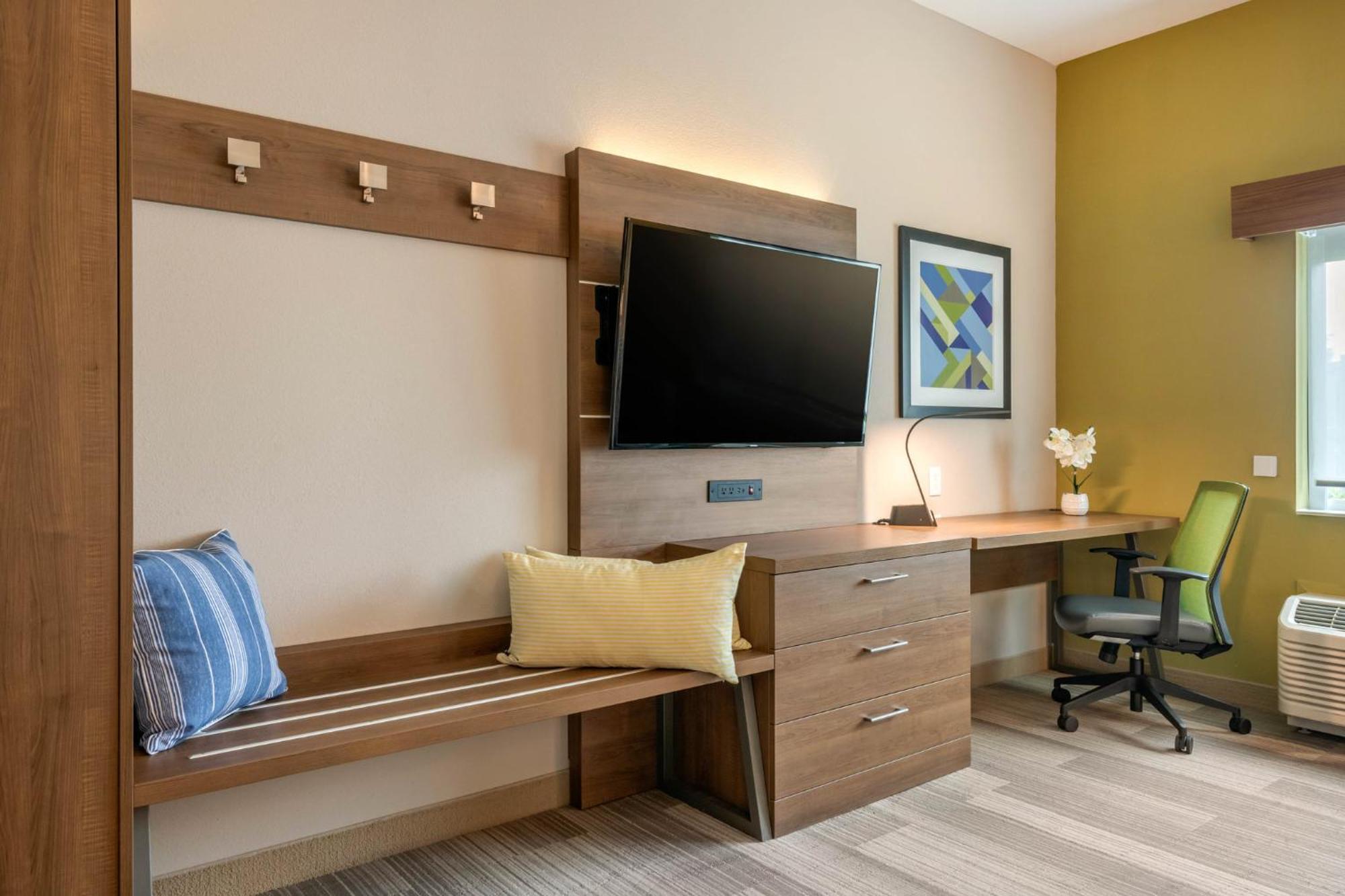 Holiday Inn Express & Suites - St. Petersburg - Madeira Beach By Ihg Exterior foto