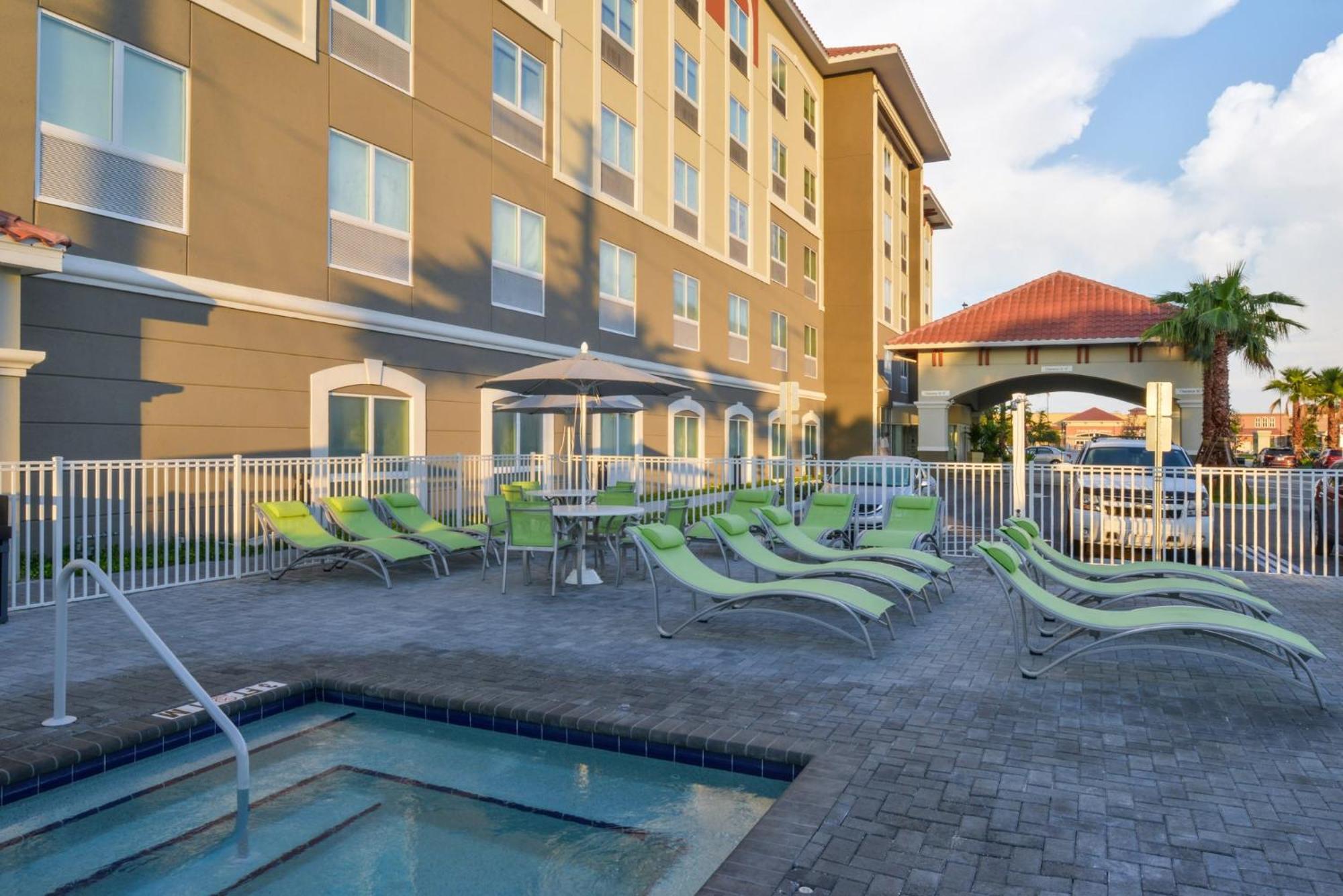 Holiday Inn Express & Suites - St. Petersburg - Madeira Beach By Ihg Exterior foto