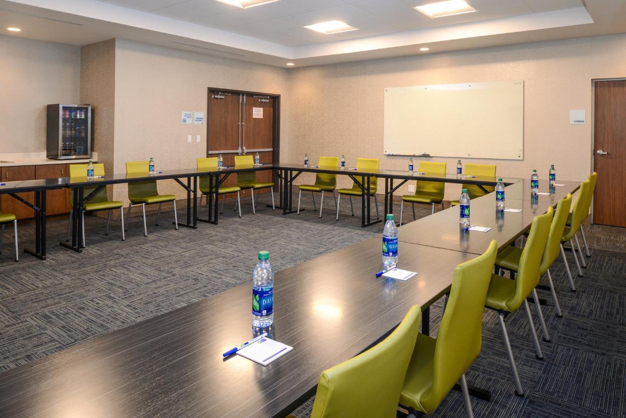 Holiday Inn Express & Suites - St. Petersburg - Madeira Beach By Ihg Exterior foto