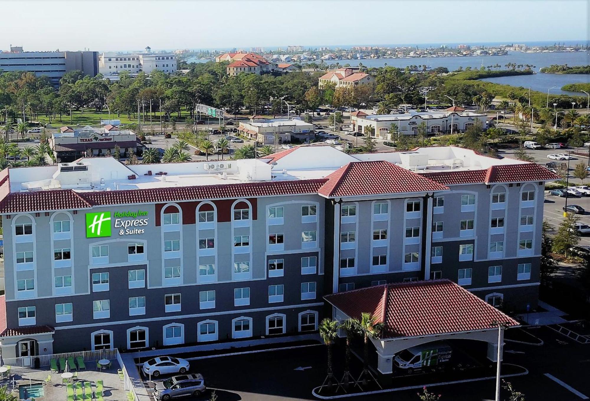 Holiday Inn Express & Suites - St. Petersburg - Madeira Beach By Ihg Exterior foto